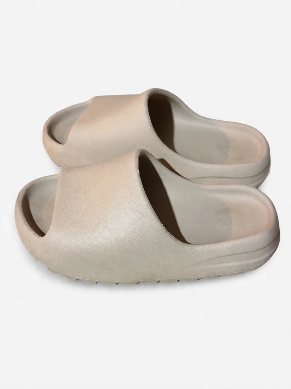 Yeezy Slides – Men’s Size 9 – Beige/Tan – Pre-Owned